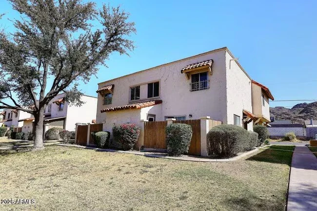 8819 N 12th Pl Phoenix, AZ 85020 photo 4