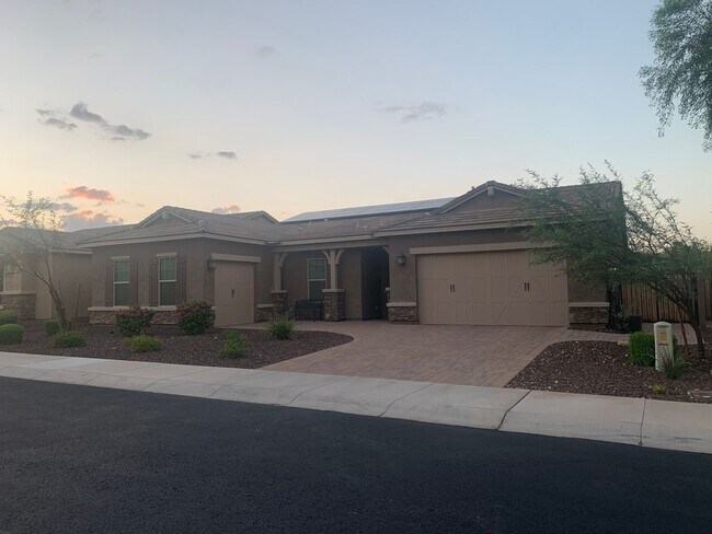 10122 W El Cortez Pl Peoria, AZ 85383 photo 2