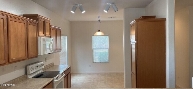5257 W Shumway Farm Rd Phoenix, AZ 85339 photo 5