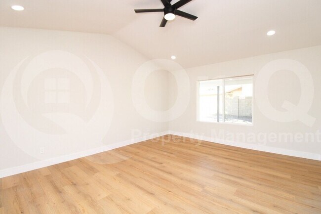 4708 W San Miguel Ave Glendale, AZ 85301 photo 3