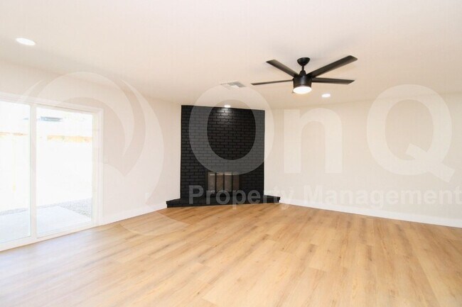 4708 W San Miguel Ave Glendale, AZ 85301 photo 4