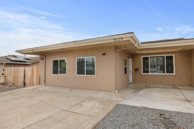 5529 Dorothy Dr San Diego, CA 92115