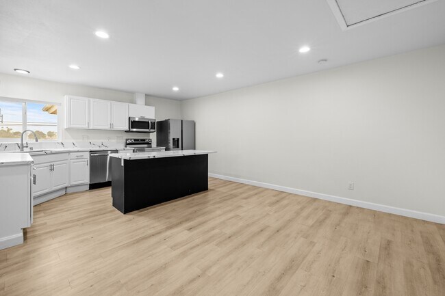 5529 Dorothy Dr San Diego, CA 92115 photo 4