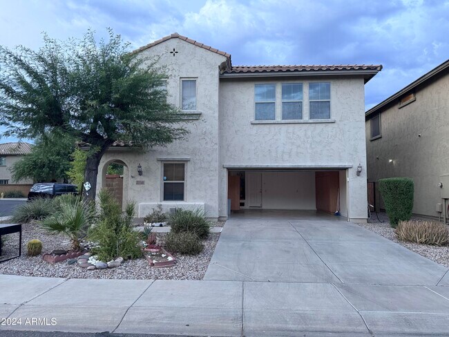 2110 W Kathleen Rd photo 3