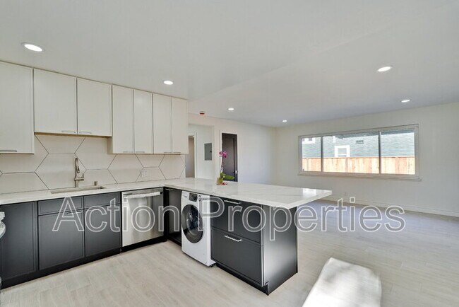 664 Ehrhorn Ave Mountain View, CA 94041 photo 5
