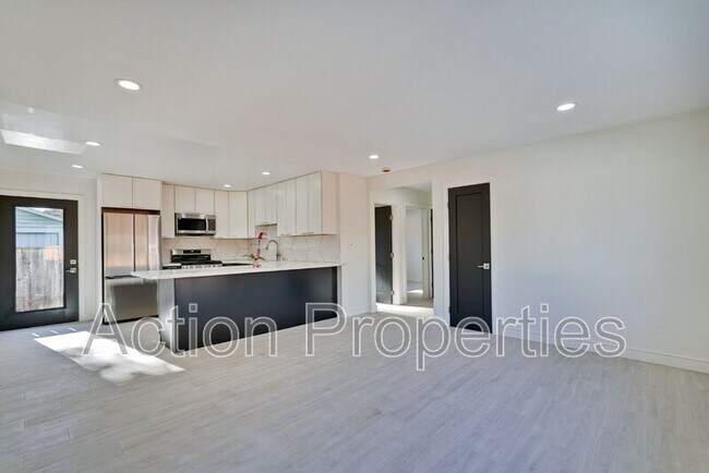 664 Ehrhorn Ave Mountain View, CA 94041 photo 3