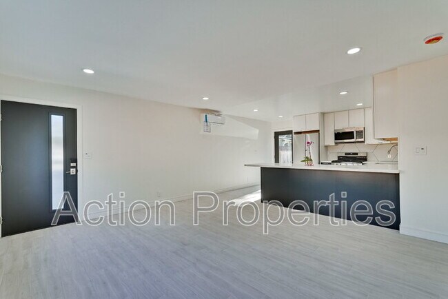664 Ehrhorn Ave Mountain View, CA 94041 photo 2