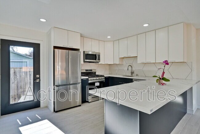 664 Ehrhorn Ave Mountain View, CA 94041