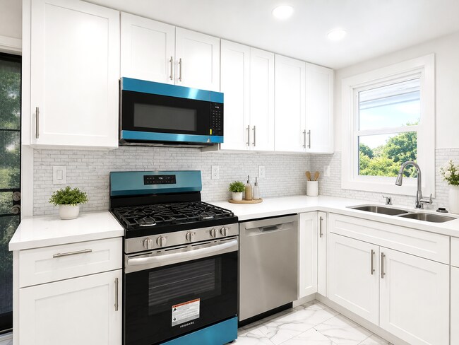 2916 Martin Luther King Jr Way Oakland, CA 94609 photo 2
