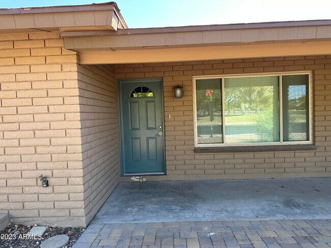 6013 E Evergreen St Mesa, AZ 85205 photo 3