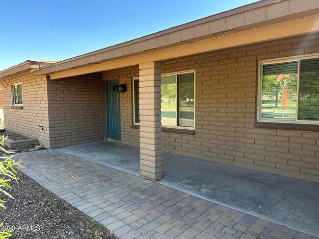 6013 E Evergreen St Mesa, AZ 85205 photo 2