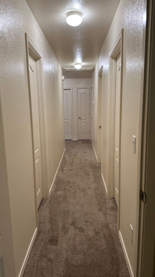 8560 W Laurel Ln Peoria, AZ 85345 photo 5