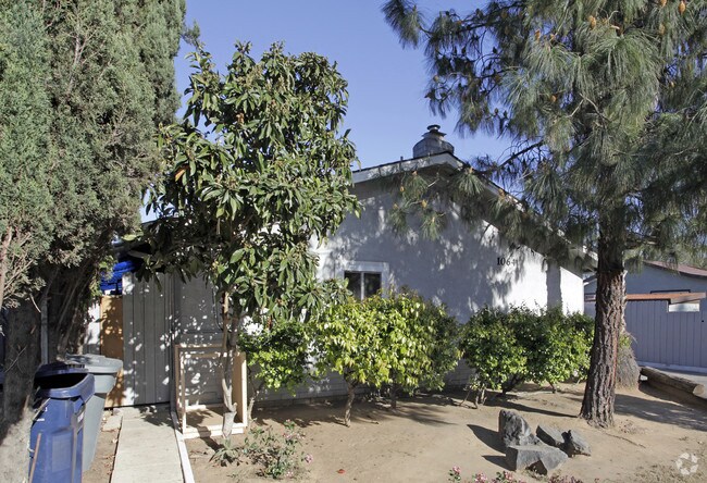 1064 N Escondido Blvd Escondido, CA 92026 photo 2