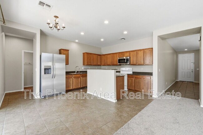 785 E Desert Moon Trl photo 2