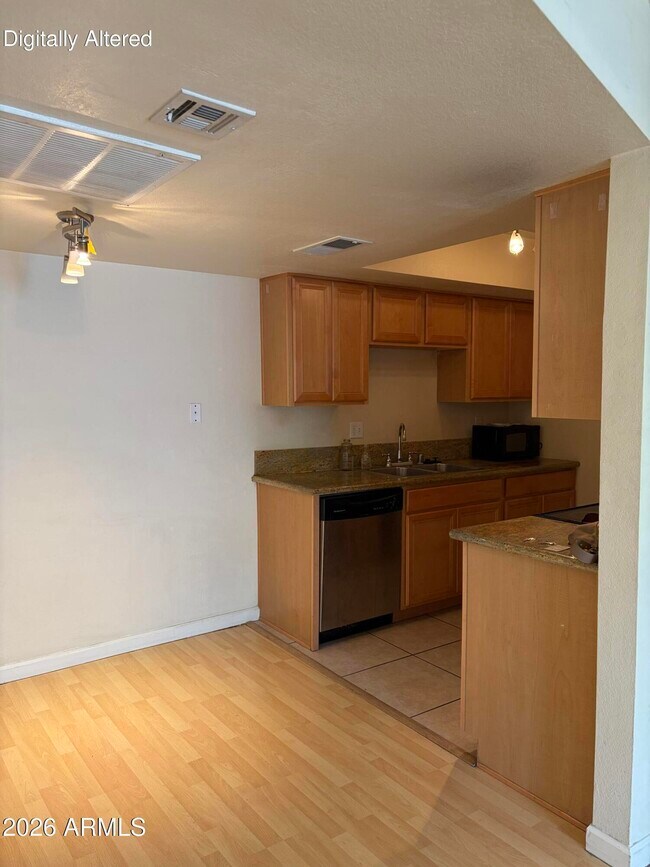 740 W Elm St Phoenix, AZ 85013 photo 4