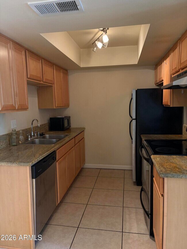 740 W Elm St Phoenix, AZ 85013 photo 5