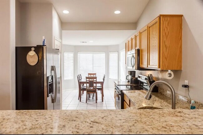 2821 N 107th Dr photo 3