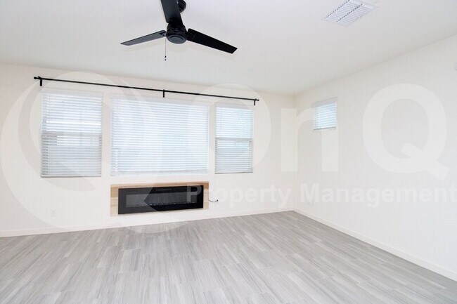 683 N Bay Dr Gilbert, AZ 85233 photo 4