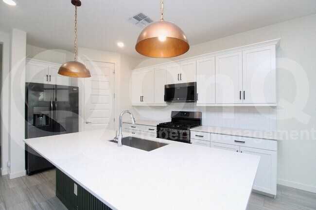 683 N Bay Dr Gilbert, AZ 85233 photo 3