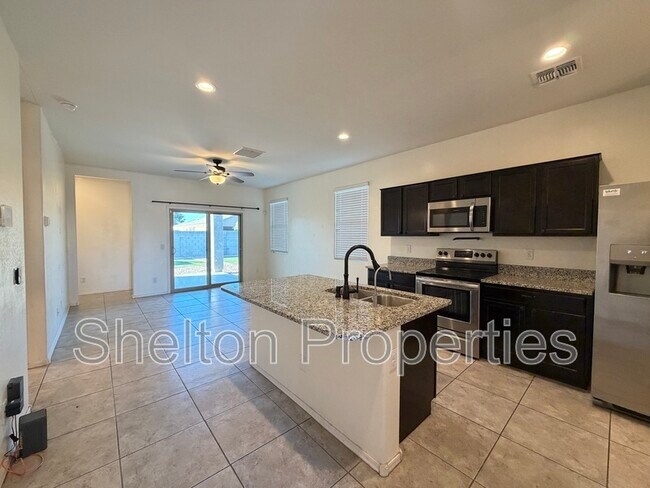 25681 W Desert Dr Buckeye, AZ 85326 photo 4