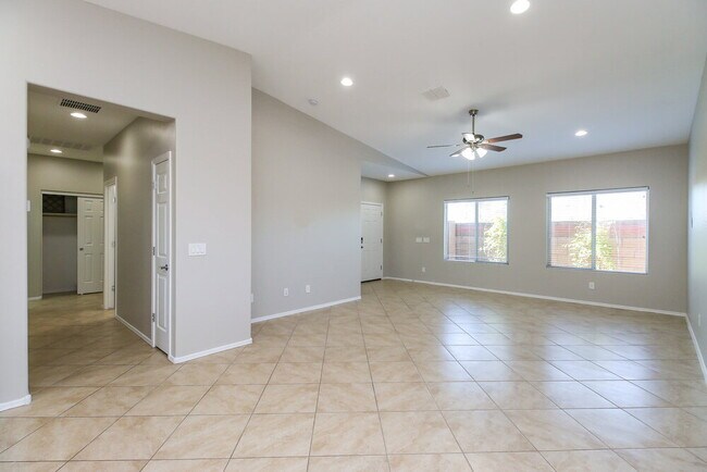 2694 E Hickory St Gilbert, AZ 85298 photo 3