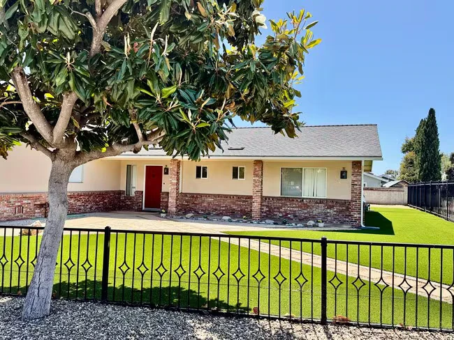 1723 Ivy Rd Oceanside, CA 92054