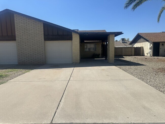 Tempe Single Level 3 Bedroom Twin Home With A 1 Car Garage And Covered Parking photo 2