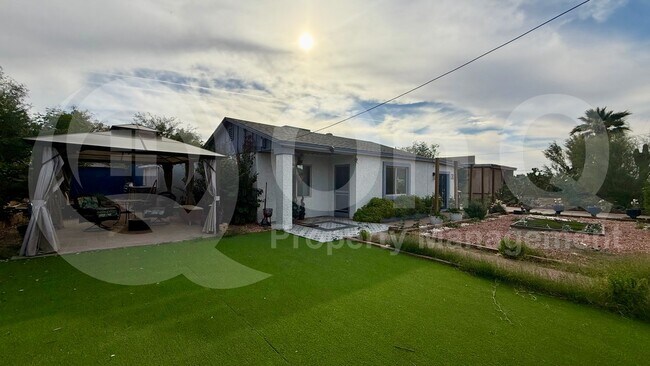 1419 E Hatcher Rd Phoenix, AZ 85020 photo 2