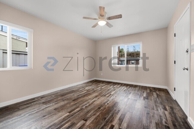 Unit 1515 photo 2