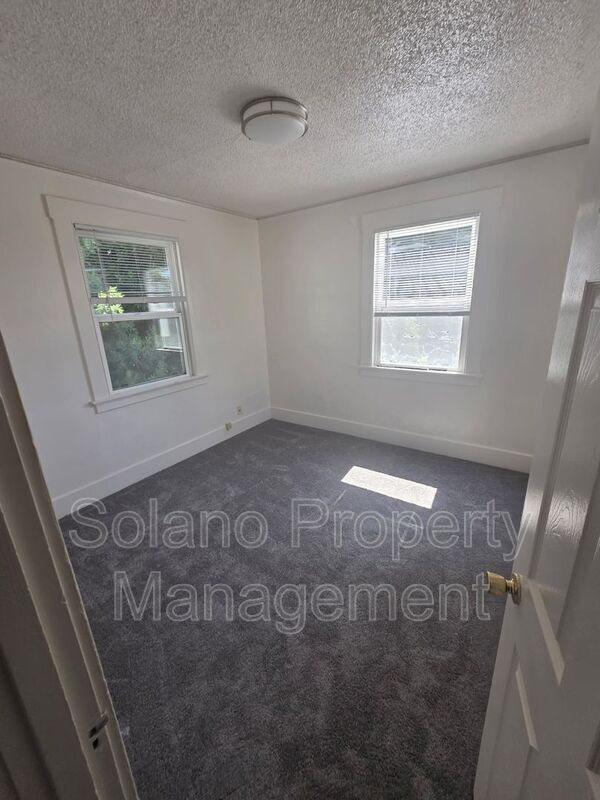 54 B St Vallejo, CA 94590 photo 4