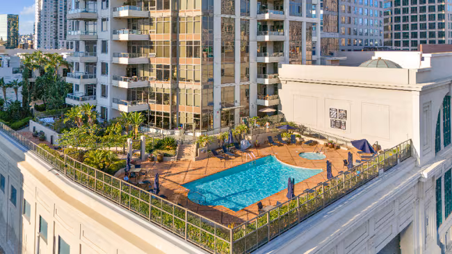 700 W E St San Diego, CA 92101 photo 3