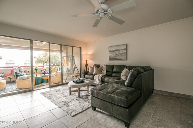 7625 E Camelback Rd Scottsdale, AZ 85251 photo 5