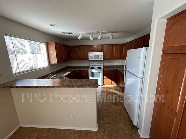 664 S 222nd Ln Buckeye, AZ 85326 photo 2