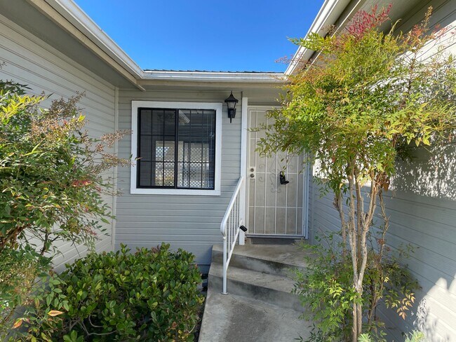 4471 Garnet Ln Oceanside, CA 92056 photo 5