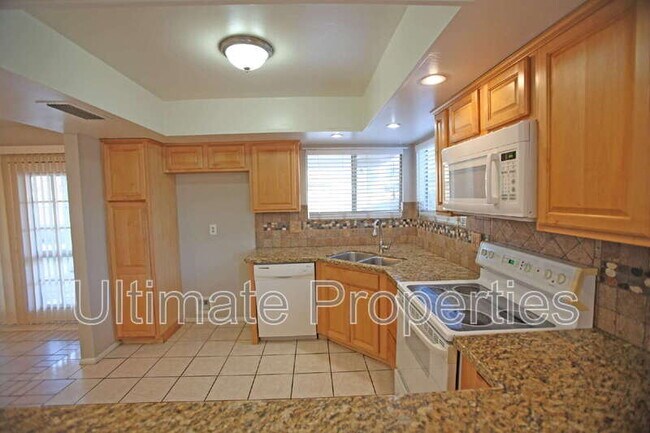 5736 W Angela Dr Glendale, AZ 85308 photo 4