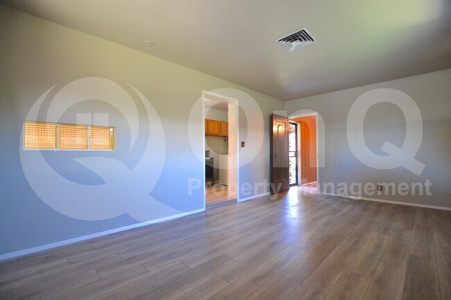 1930 E Solano Dr Phoenix, AZ 85016 photo 5