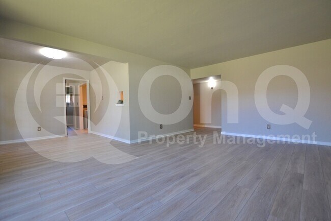 1930 E Solano Dr Phoenix, AZ 85016 photo 4