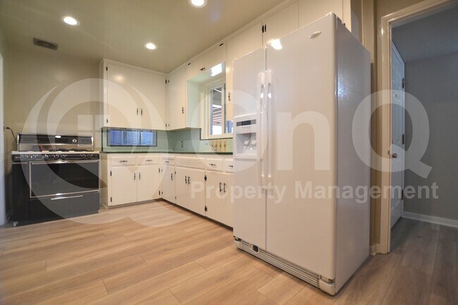 1930 E Solano Dr Phoenix, AZ 85016 photo 2
