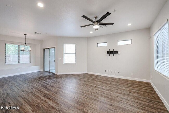 15881 N 74th Ave Peoria, AZ 85382 photo 4