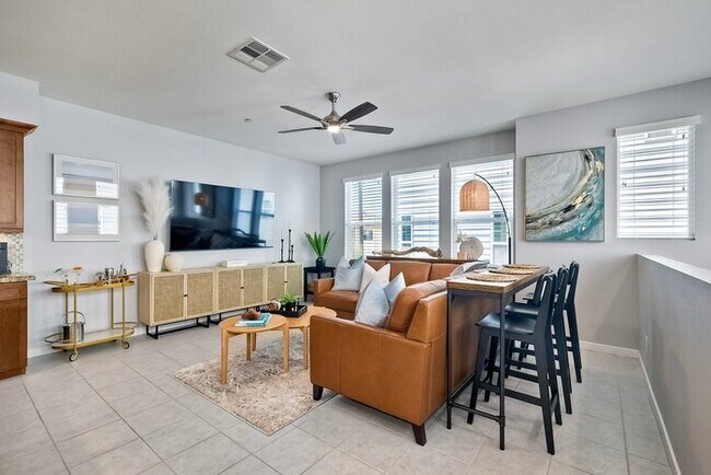 301 Cassidy St Oceanside, CA 92054 photo 2