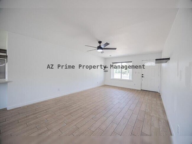 2519 W Vineyard Rd Tempe, AZ 85282 photo 5