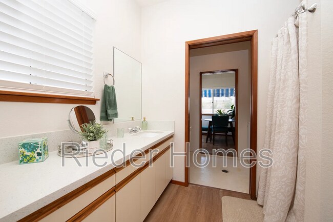 1606 Hackamore Rd photo 4