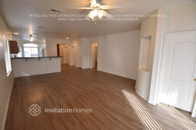 2213 W Carolina Dr Phoenix, AZ 85023 photo 2