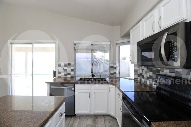 7407 E Lakeview Ave Mesa, AZ 85209 photo 5