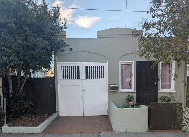 3035 Thorn St San Diego, CA 92104
