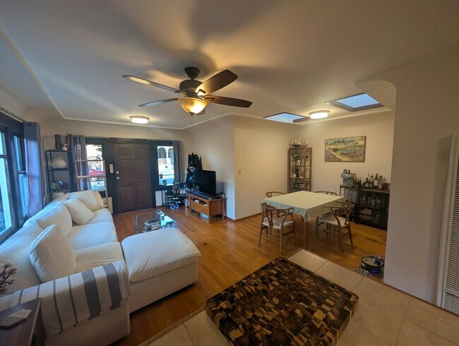 3035 Thorn St San Diego, CA 92104 photo 2