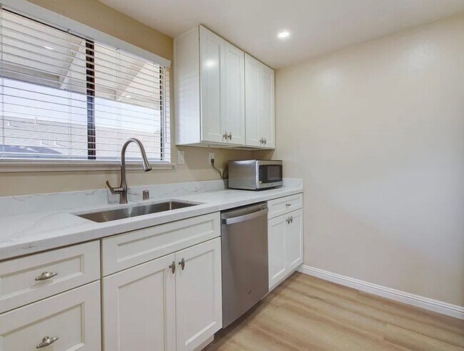 2415 Horizon Ln Antioch, CA 94509 photo 3