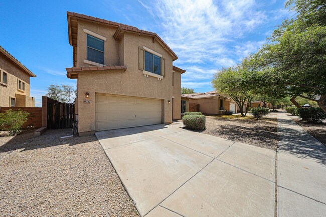 8217 S 23rd Pl Phoenix, AZ 85042 photo 2