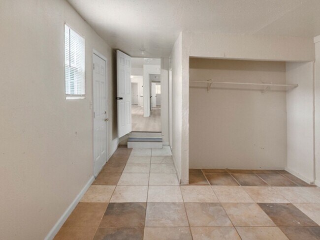 Charming 3-bedroom, 2-bath Home photo 2
