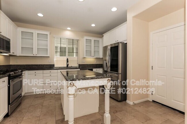 40043 Ashville Ln Temecula, CA 92591 photo 2